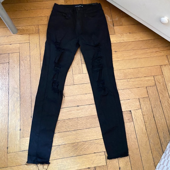 🖤BLACK RIPPED JEANS🖤 - Picture 2 of 4